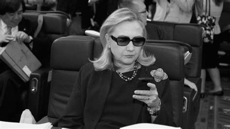 Clinton unsure why sunglasses photo went viral .